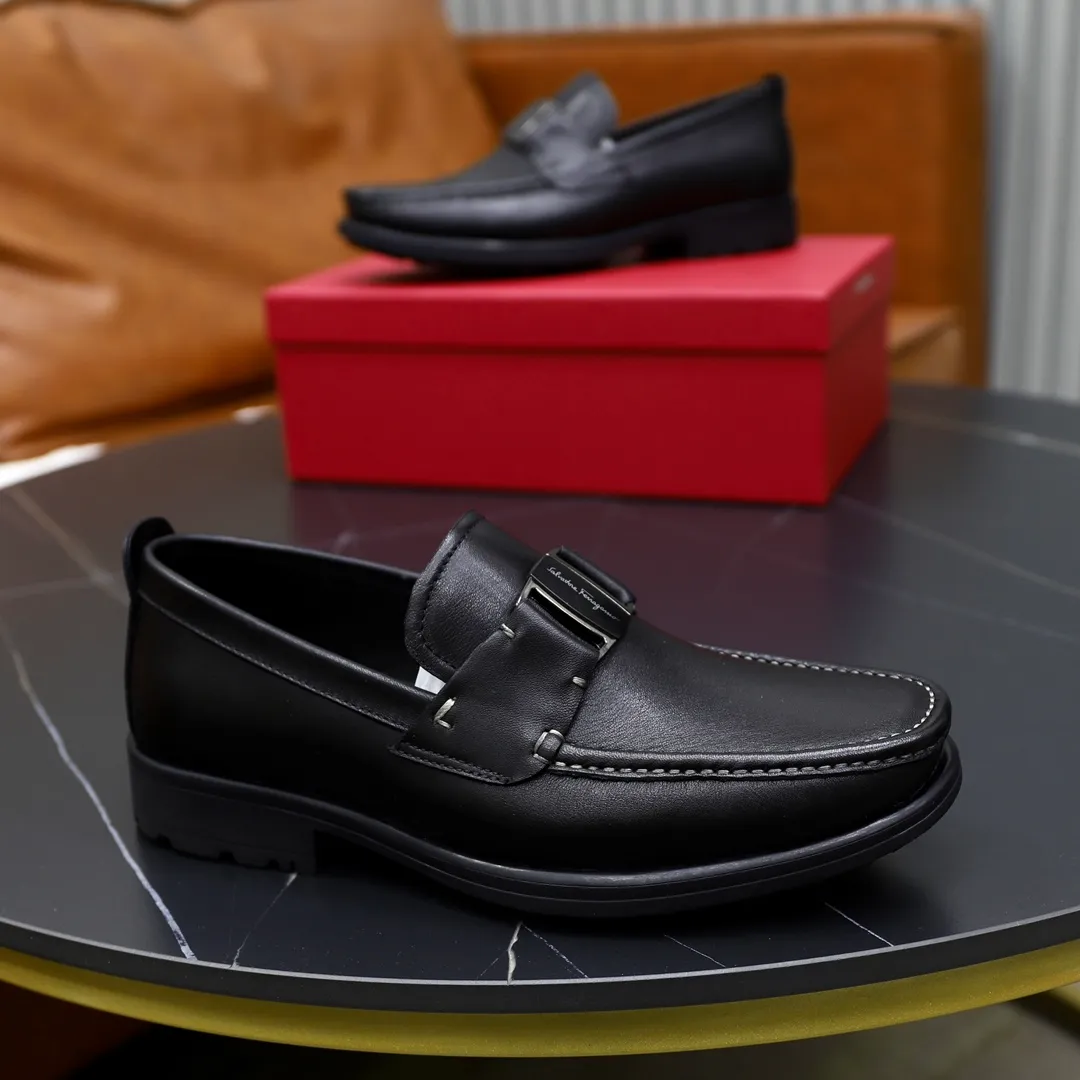 Men's shoes: 270🙅‍♂️🙅‍♂️🙅‍♂️Niuli Brand: Ferragamo Standard code: Men's code 38/44 (45 customized) Grade: Same as the official website Material: Original imported cowhide leather lining Original wear-resistant lightweight outsole Style category: Men's casual slip-on shoes Distinguished luxury brand elements top luxury Color: Actual picture color